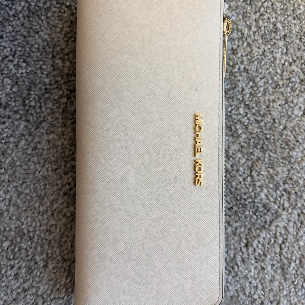 Michael Kors Off-White Saffiano Zip Wallet with Gold Logo